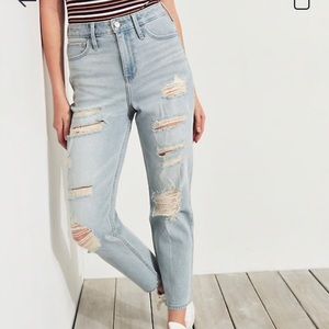 HOLLISTER Vintage Ultra High-Rise Mom Jeans